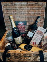 Load image into Gallery viewer, Rye Fine Wines Hamper: 1 Still 1 Sparkling Wine